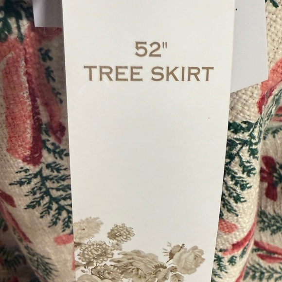 Shabby Chic Coquette Tree Skirt - Picture 2 of 4